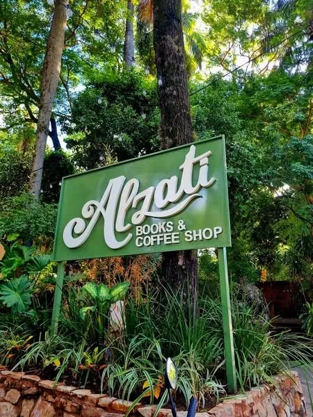 Portada ALZATI BOOKS & COFFEE SHOP