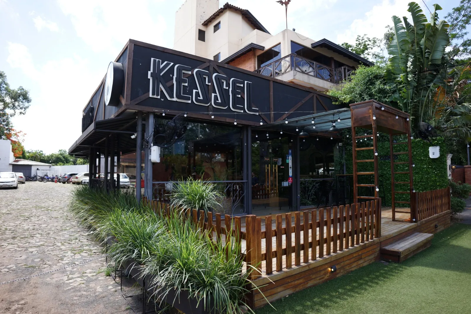 Portada KESSEL RESTAURANT & BAR