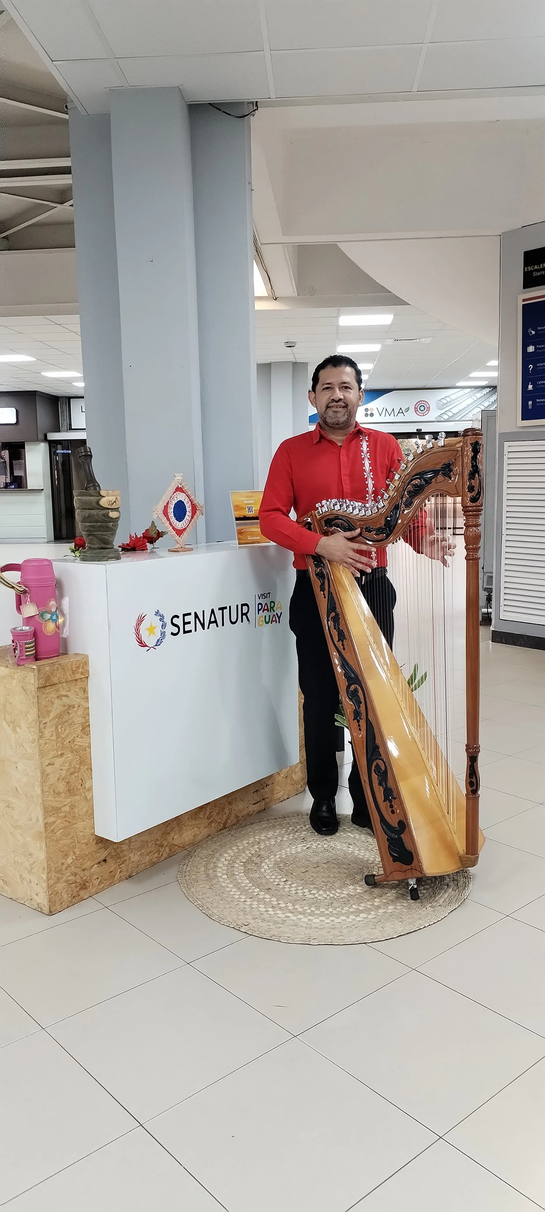 Fondo AEROPUERTO CON SHOW DE ARPA