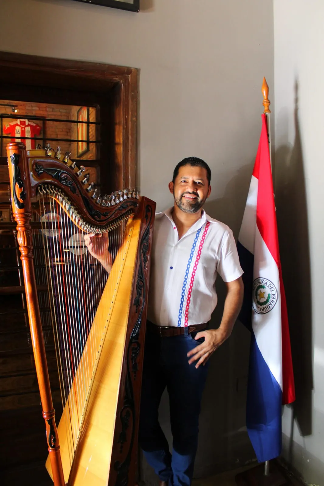 Fondo DOMINGO DE SHOW DE ARPA EN EL BOURBON