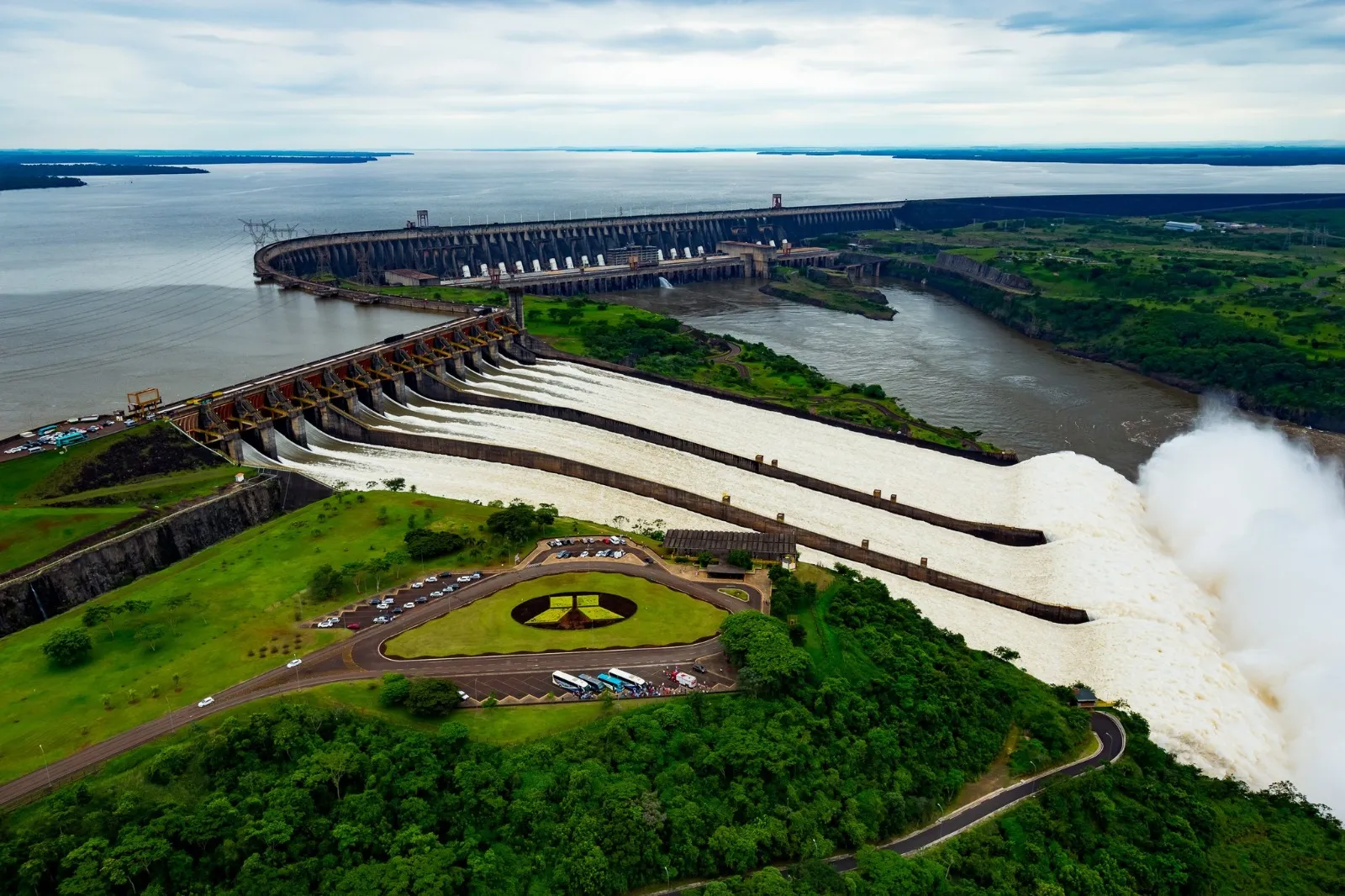 COMPLEJO TURíSTICO ITAIPU