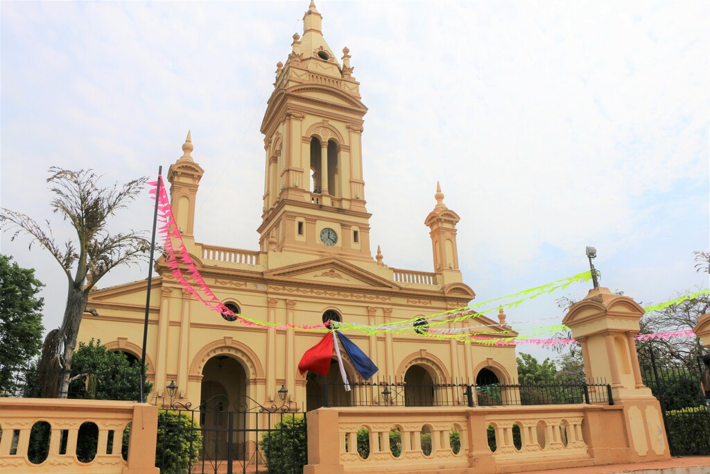 Portada Iglesia Virgen del Rosario - Itauguá