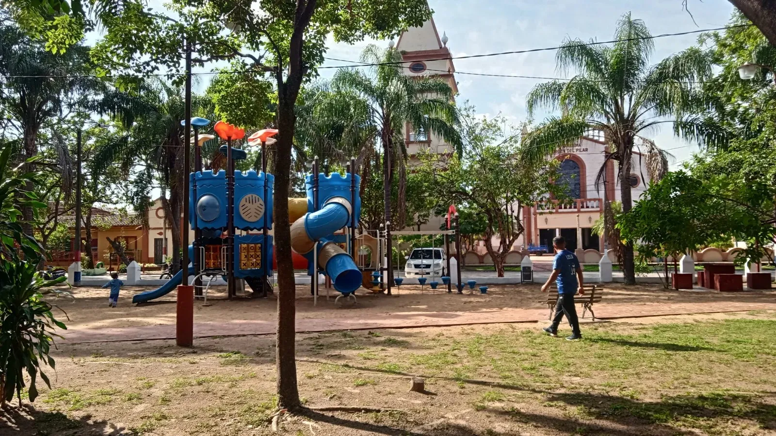 Portada PLAZA DE LOS HÉROES - PILAR