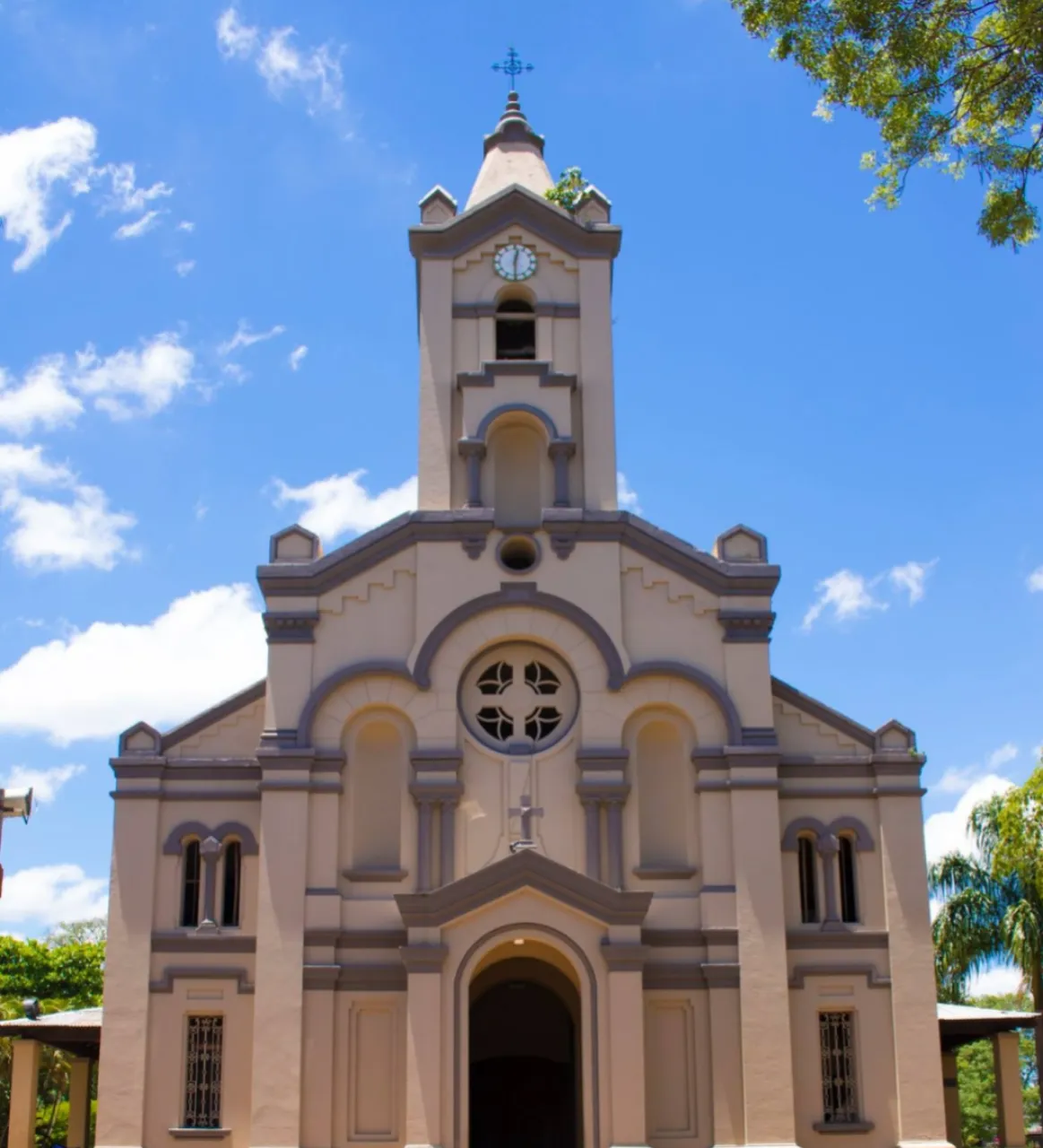 IGLESIA VIRGEN DEL ROSARIO - LUQUE