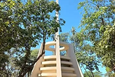 MAUSOLEO DEL GENERAL AQUINO