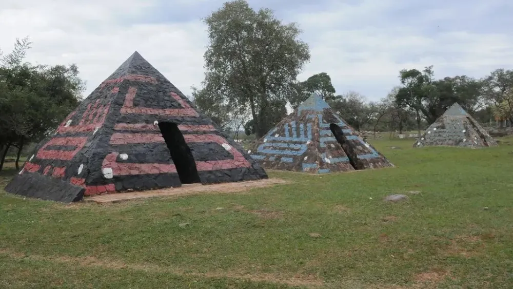 Portada PARQUE DE LAS PIRÁMIDES