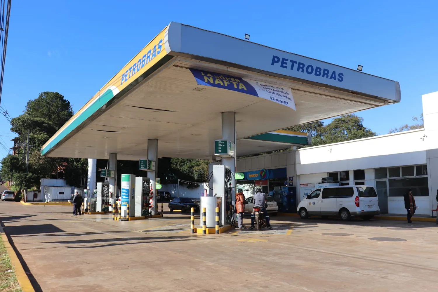 Petrobras-Grupo Combustibles y Lubricantes S.R.L